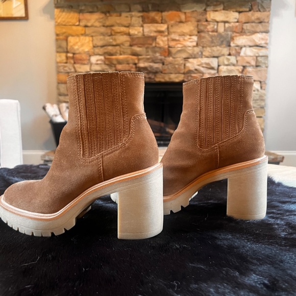 Dolce Vita Caster H2O Booties in Camel Suede, Size 8 - Picture 2 of 3